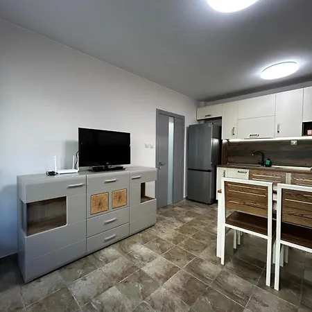 Apartment Stylish With Free Parking By Apartmax