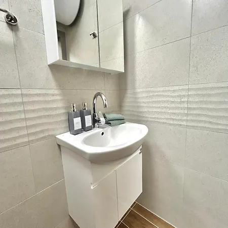Stylish With Free Parking By Apartmax Βάρνα