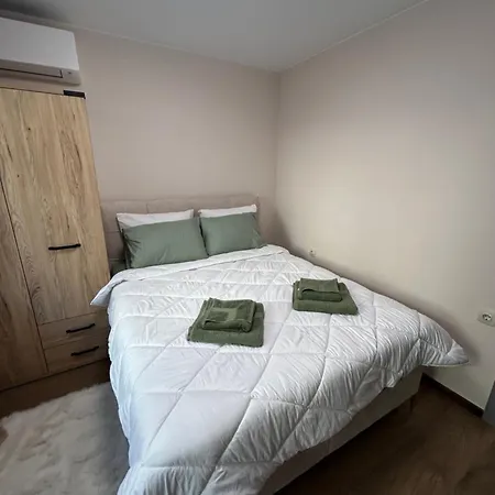 Apartmán Stylish With Free Parking By Apartmax