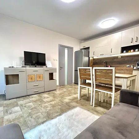 Stylish With Free Parking By Apartmax *