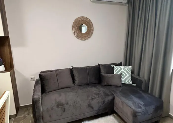 아파트 Stylish With Free Parking By Apartmax *