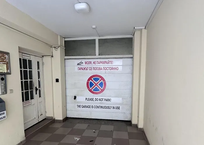 아파트 Stylish With Free Parking By Apartmax